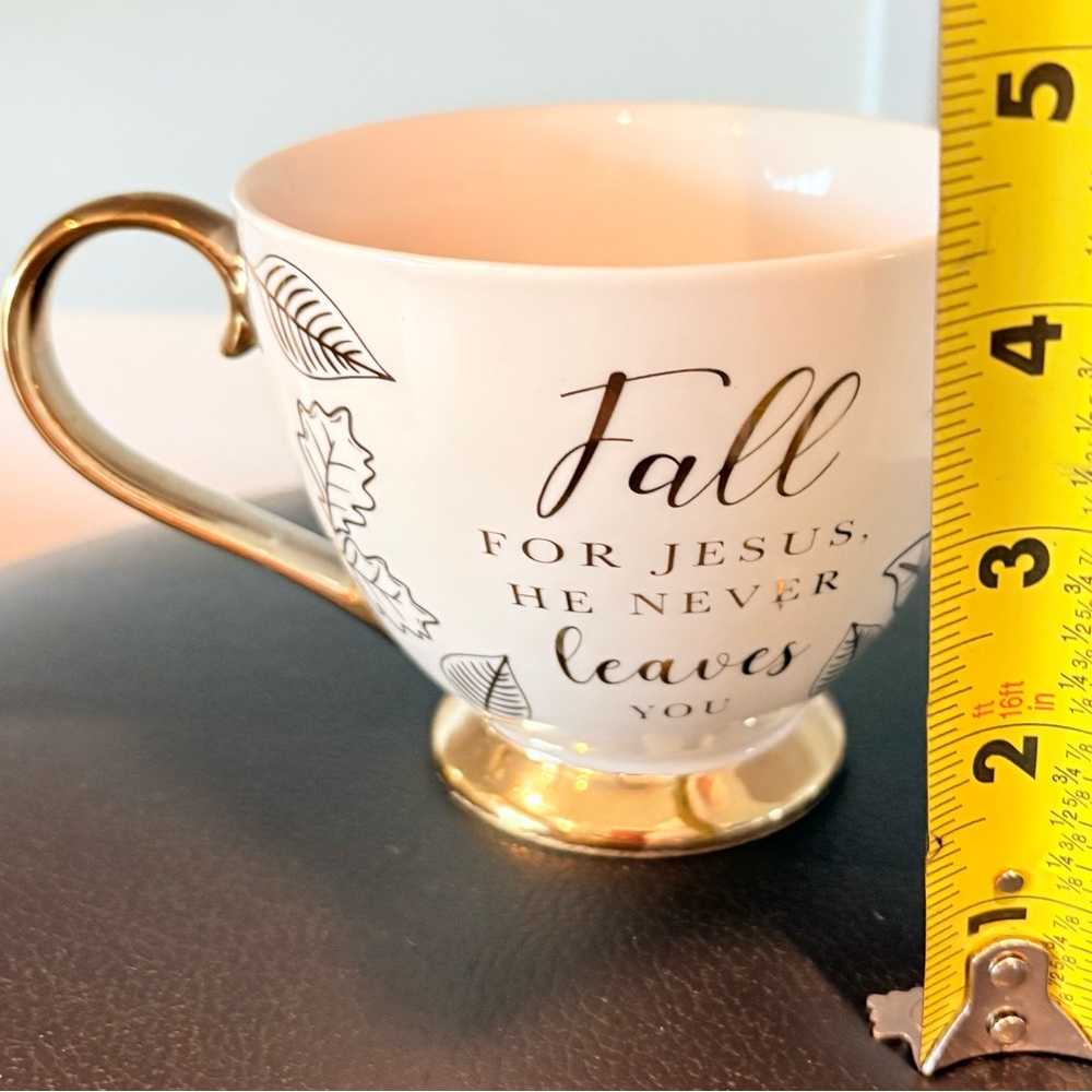 Grateful Gatherings Porcelain Large Cup Cream & Gold Trim Great Condition 14 oz. - Picture 8 of 9